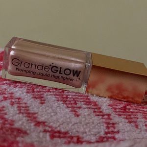 Grande Glow liquid highlighter “French Pearl”
